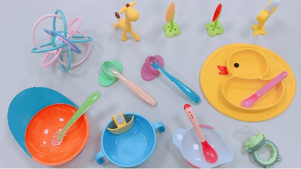 硅膠餐具和不銹鋼餐具的優(yōu)缺點(diǎn)，哪種會(huì)更好呢？